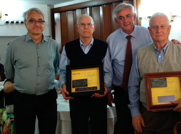Tres socios veteranos homenajeados por AVAF