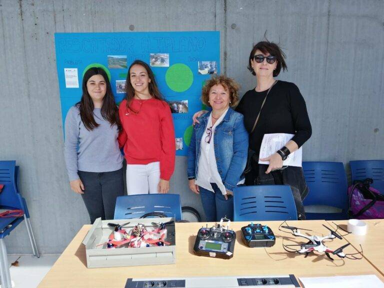 El IES Oleana de Requena participó en La Feria Aérea