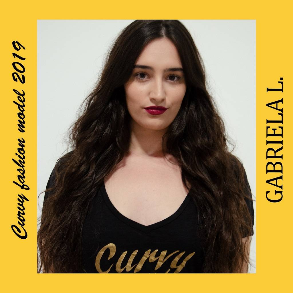 Curvy Fashion Model 2019