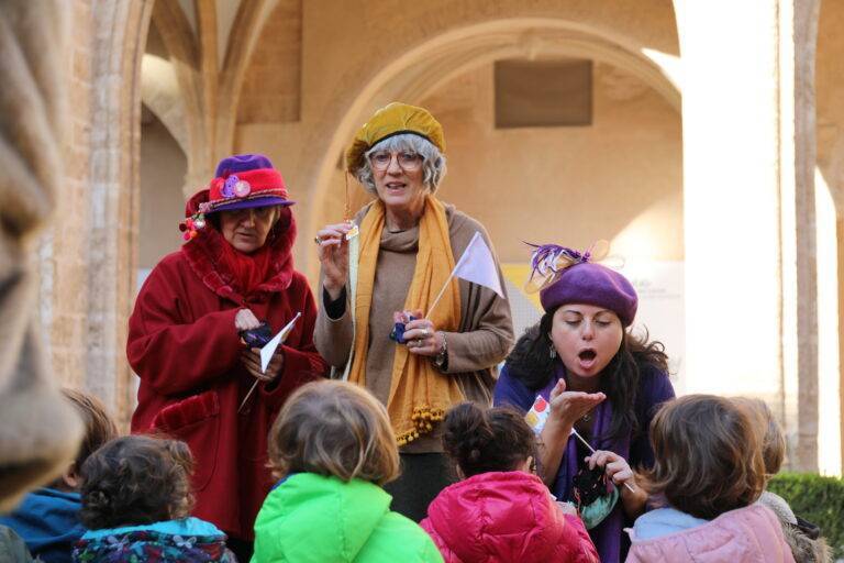 Les Magues de Gener han visitat el Centre del Carme