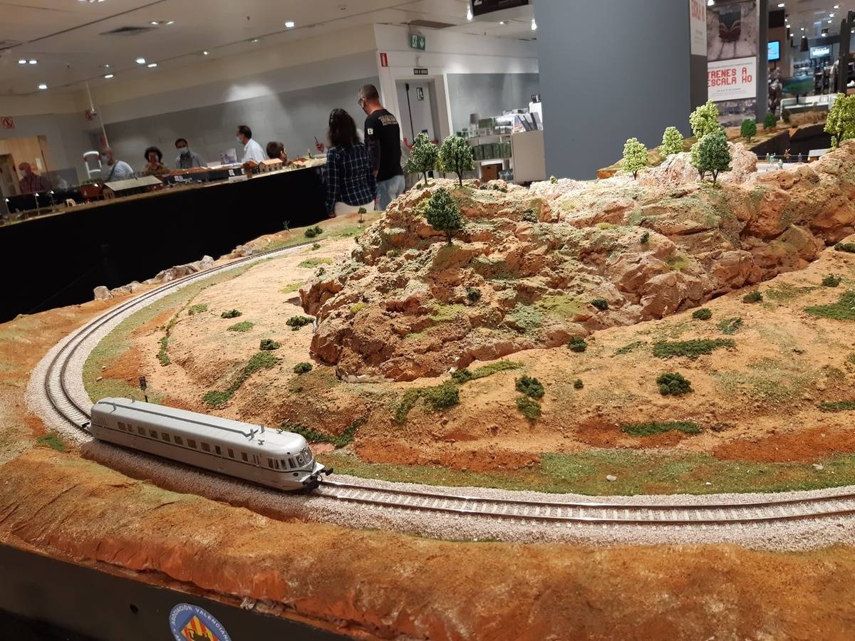 Trenes de ayer y de hoy en El Corte Inglés 4 Trenes El Corte Inglés - Trens El Corte Inglés