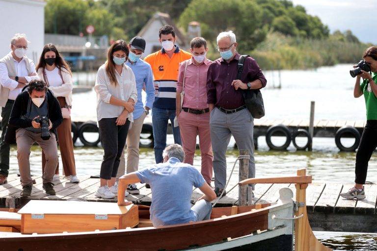 La Albufera tiene su primera barca eléctrica municipal