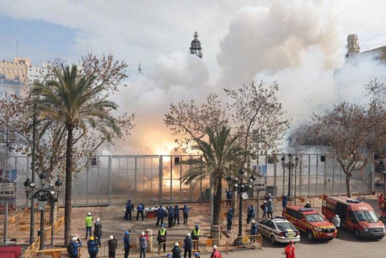 Pirotecnia Peñarroja disparó la primera mascletà