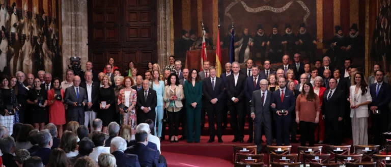 La Generalitat entregó sus distinciones por el 9 de Octubre