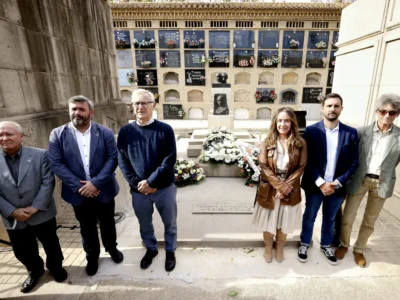 ofrena floral homenatge Mariano Benlliure - ofrenda floral homenaje Mariano Benlliure