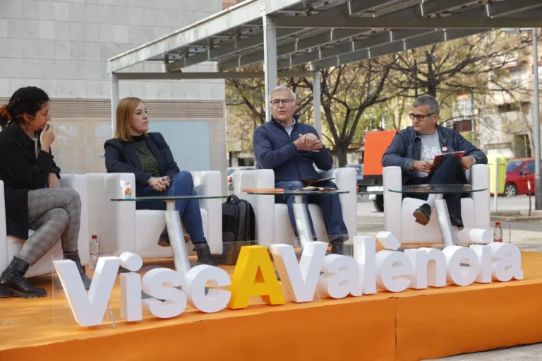 Joan Ribó visita el barrio de la Luz y anuncia que éste podrá hacer uso de los servicios de Valencia y Xirivella