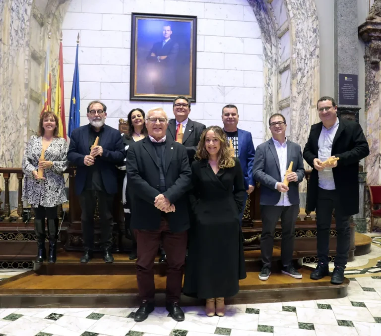 L’Ajuntament lliura els premis literaris Ciutat de València en la seua 40ª edició