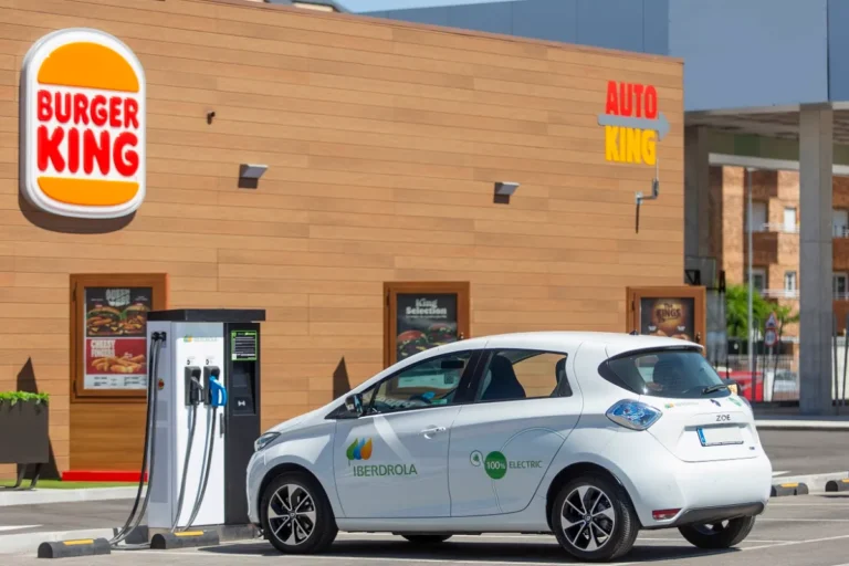 Iberdrola y Burger King unen fuerzas para electrificar los aparcamientos