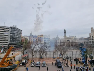Mascletà, València, pirotècnia, serpentines, Falles, festa, espectacle, ajuntament fiesta, espectáculo, ayuntamiento, fallas, pirotecnia