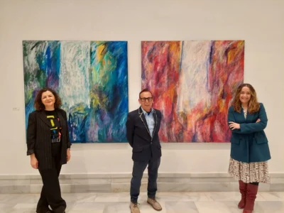 Javier Calvo, mostra, producció pictòrica, València, exposició, trajectòria artística, reiteració de formes rectilínies, cromatisme, sfumato