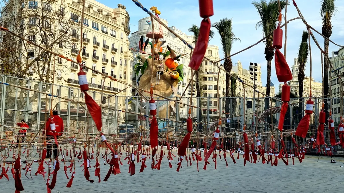 La pirotècnia Zarzoso de l'Altura protagonitza un "Art Sonor" en una mascletà de 135 quilos de material pirotècnic a la plaça de l'Ajuntament de València 4 mascletà