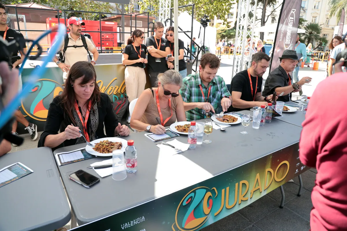 El japonés Kohei Hatashita guanya el World Paella Day 2023 a València al cuinar la millor paella del món 3 1000017309