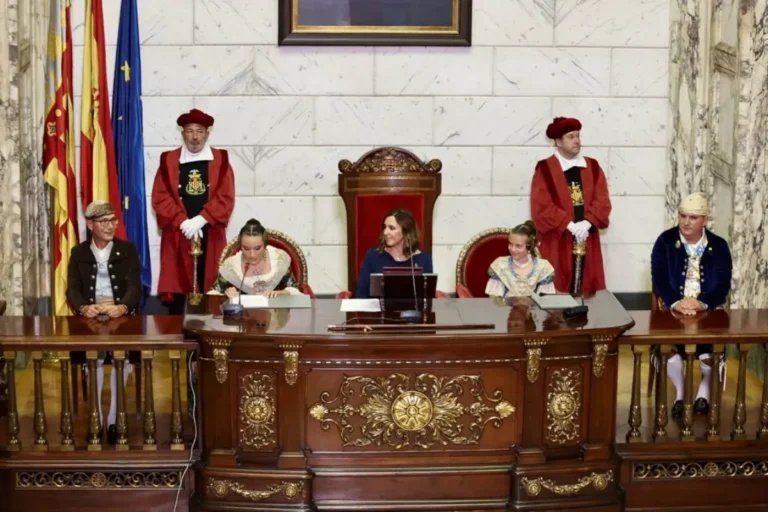El Ayuntamiento acogió la Proclamación de las Falleras Mayores de Valencia 2024