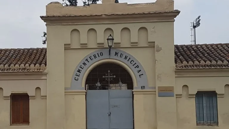 L'Ajuntament ordena el tancament de Cementeris i Parcs a València pel fort vent
