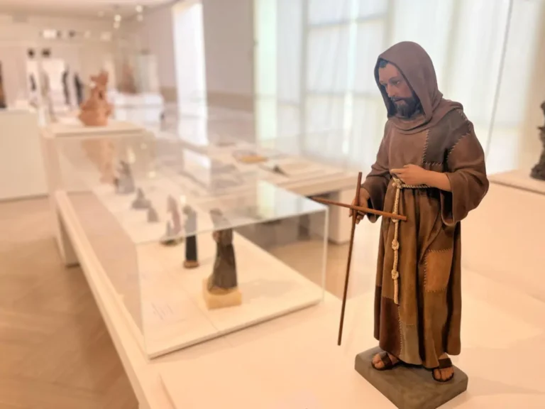 València celebra el Octavo Centenario del Belenismo en la Exposición del Museo de Cerámica