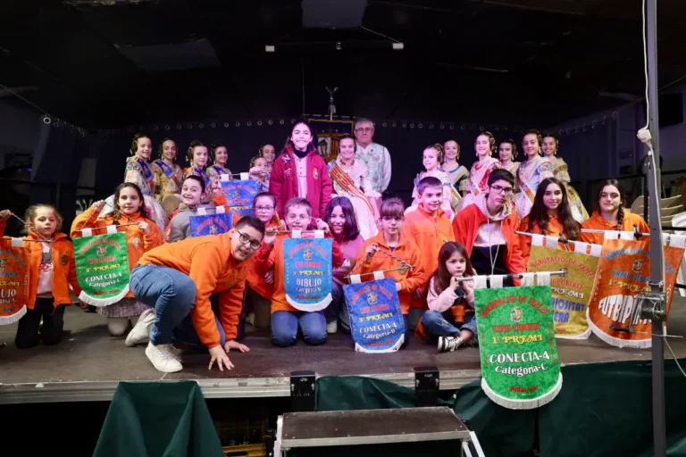 La Agrupación de Fallas Cruz Cubierta entrega los Premios Infantiles a los Mejores Talentos Falleros