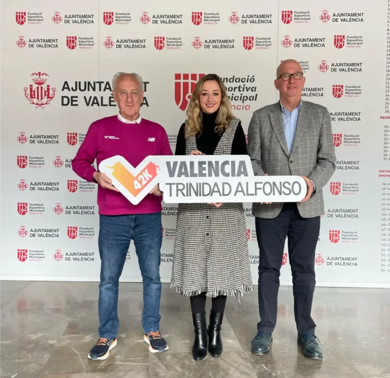 Maratón Valencia: El Ayuntamiento de València, SD Correcaminos y Fundación Trinidad Alfonso Renuevan su Acuerdo hasta el 2027