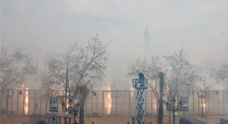 La Mascletà del 18 de Marzo en València: Un Espectáculo de Pólvora y Tradición