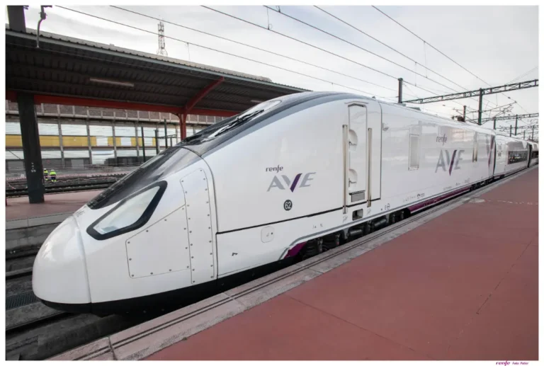 Renfe estrena el Servici AVE València-Gijón amb els Nous Trens S-106