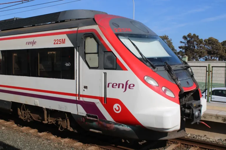 Comença la XVIII promoció del curs d'aspirants a maquinista de Renfe a València