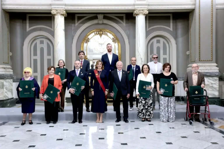Honores y distinciones del Ayuntamiento de València por el 9 de Octubre