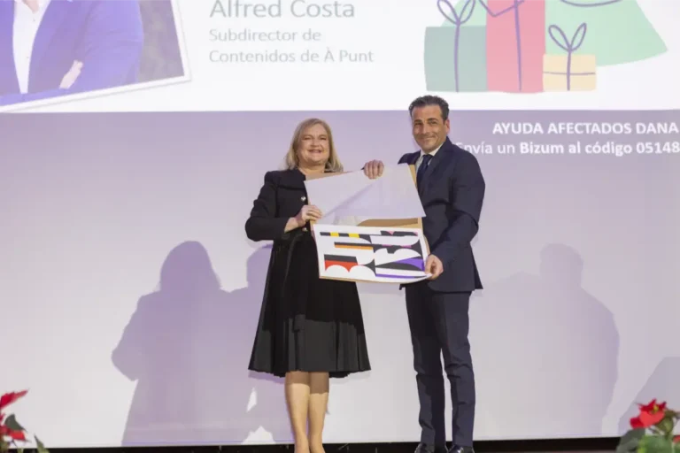Alfred Costa recibe el Premio Periodístico del Ateneo Mercantil 2024