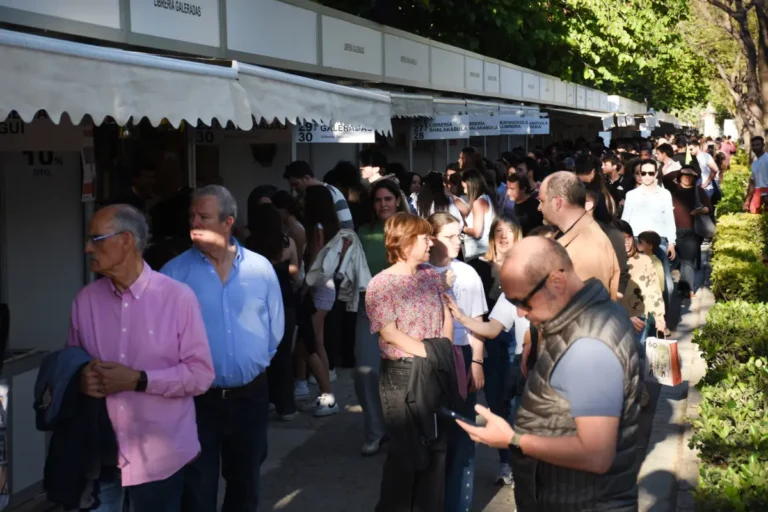 La Feria del Libro de València celebra 60 años con una edición histórica