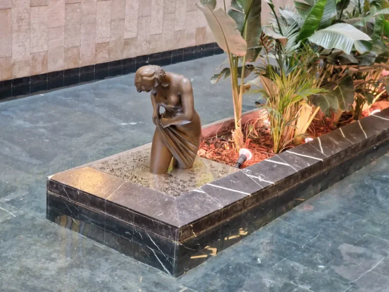 La chica del lago vuelve al Mercado de Colón