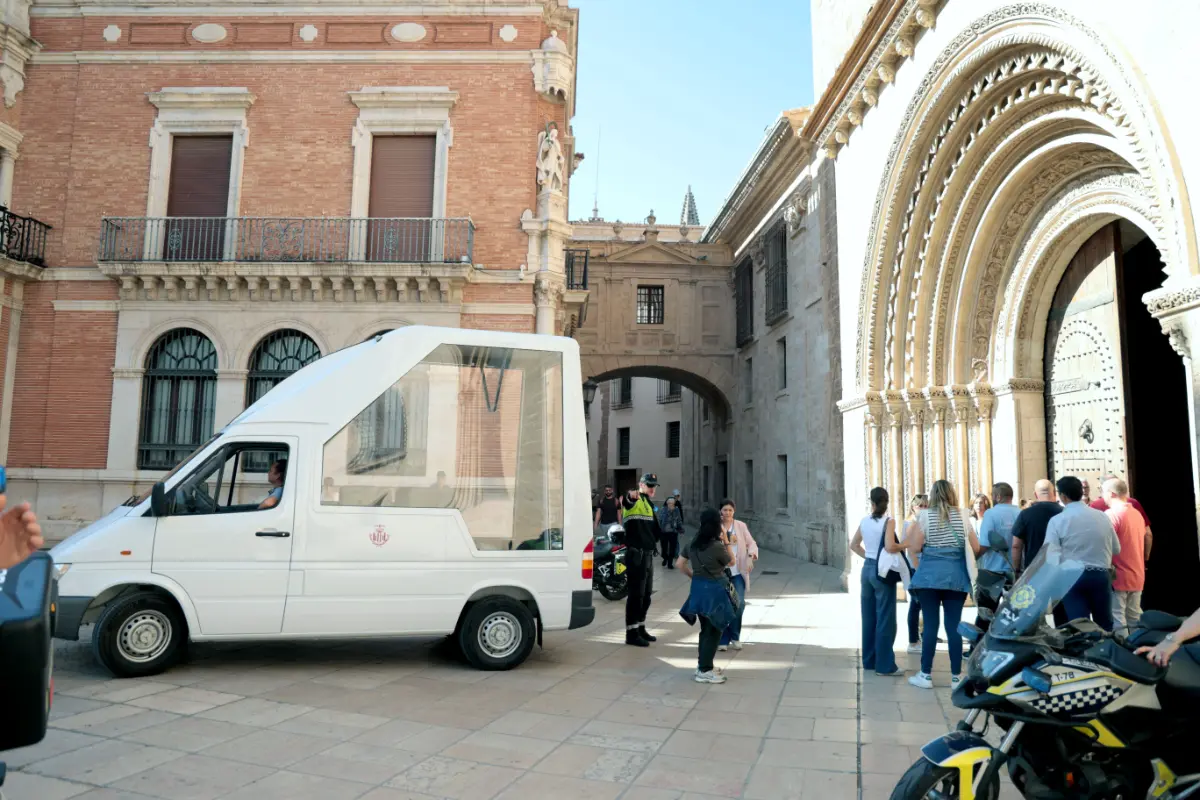 Suspensión de la Procesión Cívica en València por el 9 d’Octubre: medidas y el Senyera-móvil que no saldrá 2 senyera mobil 1