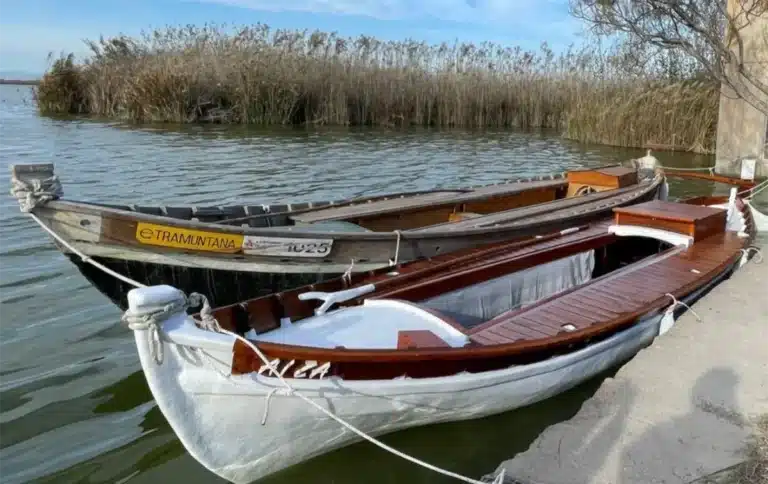 La barca elèctrica “AIZA” reforça la vigilància i la conservació del llac de l’Albufera