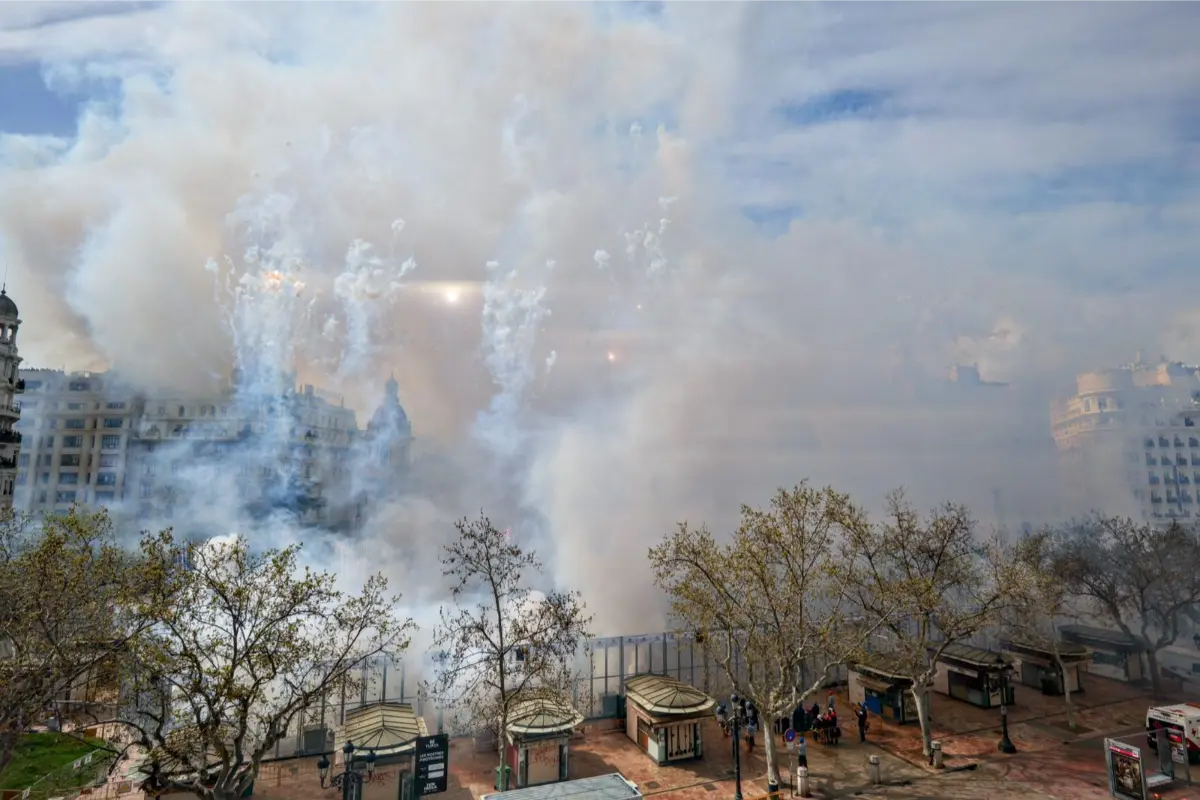 La mascletà del 19 de març tanca les Falles 2026 amb 220 quilos de pólvora a la plaça de l’Ajuntament 2 mascletà 19 de març Falles 2026 / mascletà 19 de marzo Fallas 2026