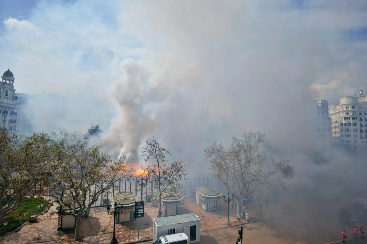 La mascletà del 19 de març tanca les Falles 2026 amb 220 quilos de pólvora a la plaça de l’Ajuntament 5 mascletà 19 de març Falles 2026 / mascletà 19 de marzo Fallas 2026