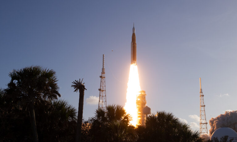 Artemis II posa rumb a la Lluna després d’eixir de l’òrbita terrestre