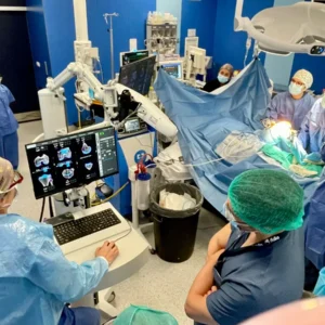 Cirurgia robòtica pediàtrica a l’Hospital Doctor Balmis d’Alacant / Cirugía robótica pediátrica en el Hospital Doctor Balmis de Alicante