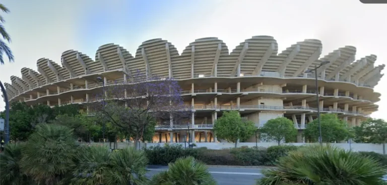 L'Ajuntament aprova el conveni del Nou Mestalla i Compromís denuncia un acord a la baixa per a València