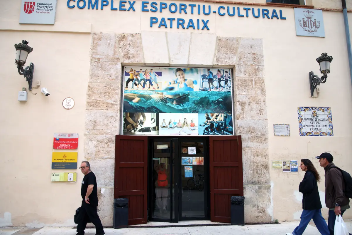 Cinco bibliotecas municipales de València abren 24 horas durante los exámenes