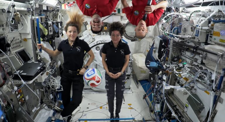 Els astronautes celebren el Mundial 2026 des de l’Estació Espacial Internacional