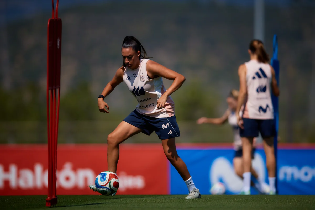 Selecció espanyola en l’entrenament abans del partit contra Anglaterra