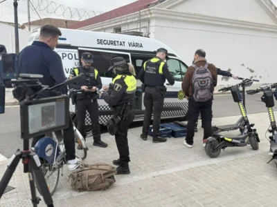 Patinets a València en una campanya de controls de la Policia Local