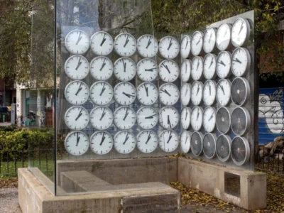 Restauració del monument a les víctimes del metro a València