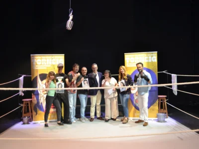 Torneig de Dramatúrgia Valenciana 2026 amb autors i actors en un ring teatral
