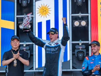 Triplet de Santiago Urrutia en el Circuit Ricardo Tormo de Cheste