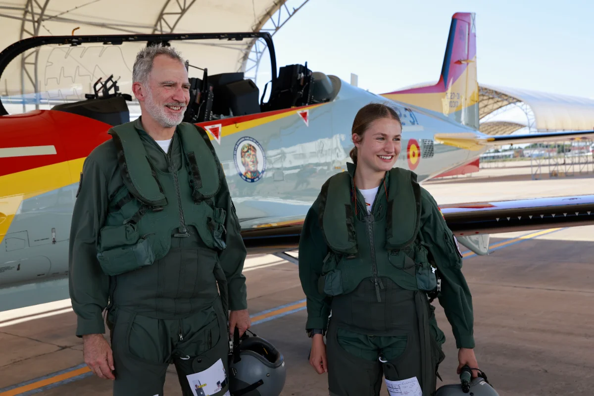 València: Turisme, Oci, Actualitat i tot el que has de saber sobre la ciutat 25 La Princesa d’Astúries completa un vol d’instrucció amb el Rei en l’Acadèmia General de l’Aire