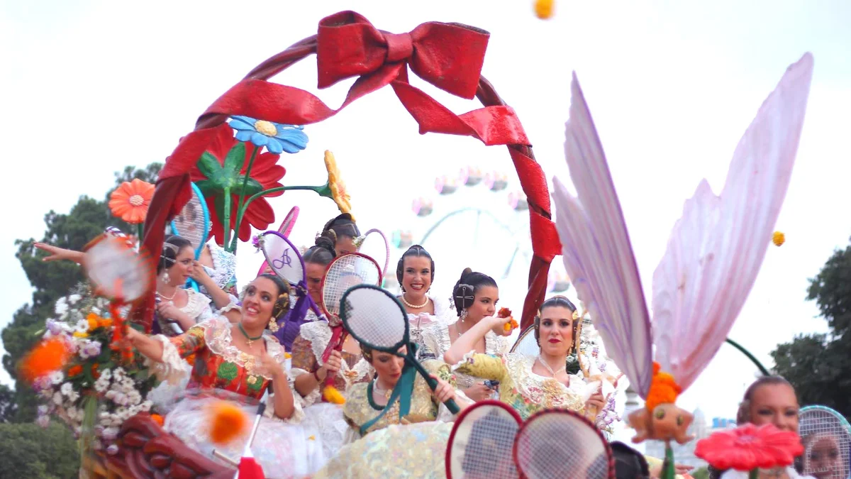 La Batalla de Flors de València tanca la Fira de Juliol amb prop d’1,5 milions de clavellons 3 Batalla de Flors de València 2026 al passeig de l’Albereda - fotografia 3