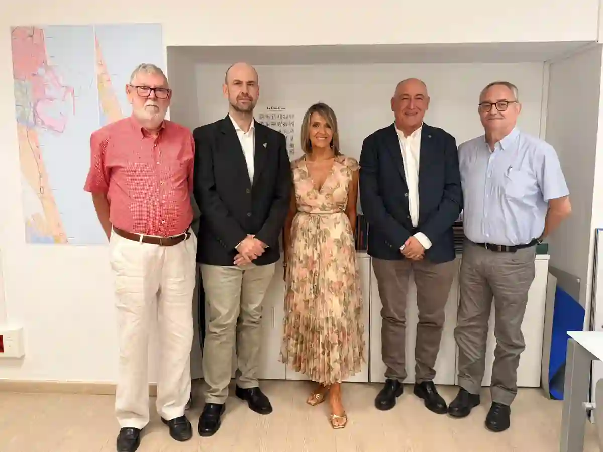 Todo sobre València: noticias, ocio, turismo y planes para disfrutar la ciudad 31 La Junta Mayor de la Semana Santa Marinera coordina con el Ayuntamiento el calendario con las Fallas