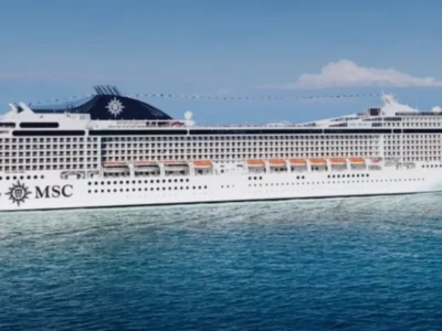 MSC Cruceros València amb vaixell al port de València