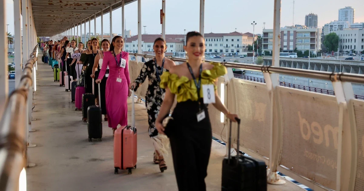 Compromís pide cancelar el crucero fallero por los daños a las bateas de clóchina 1 Candidates a Falleres Majors de València durant l’embarcament del creuer faller