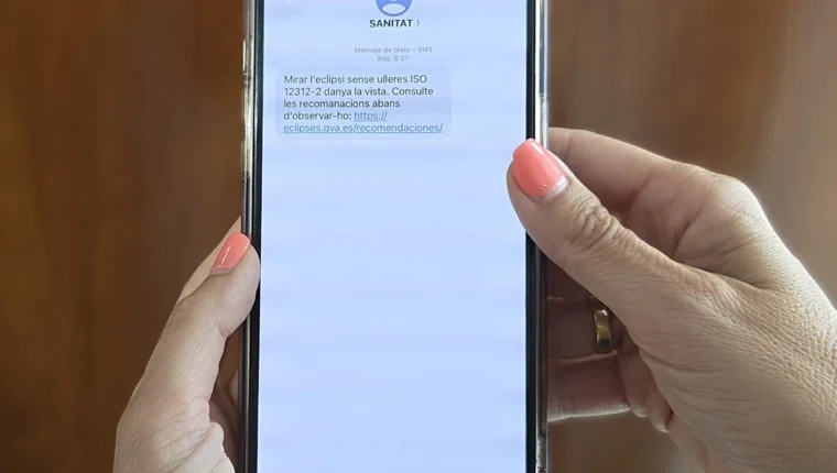 SMS de Sanitat amb recomanacions per a observar l’eclipsi solar del 12 d’agost