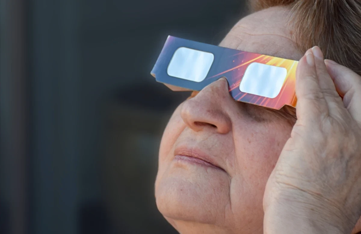 València: Turisme, Oci, Actualitat i tot el que has de saber sobre la ciutat 21 Eclipsi solar total a València: horaris, punt d’observació i seguretat