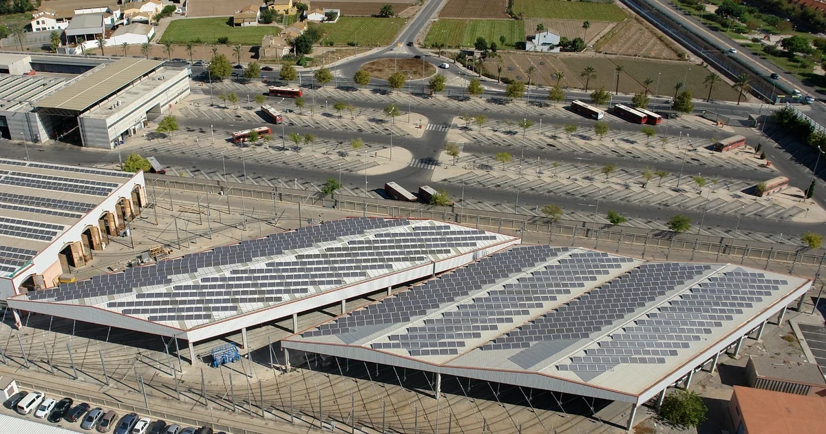 València: Turisme, Oci, Actualitat i tot el que has de saber sobre la ciutat 20 Metrovalencia invertirà 5,4 milions en els Tallers de Tarongers per als 16 nous tramvies